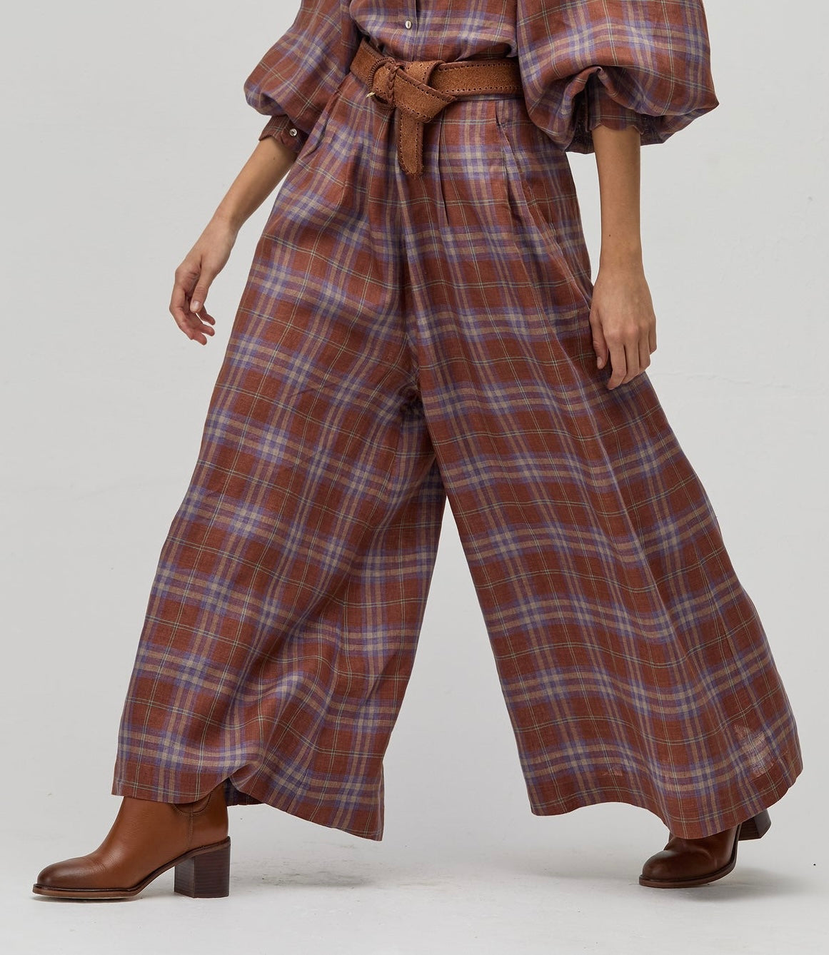 08 - SABI Linen Pants