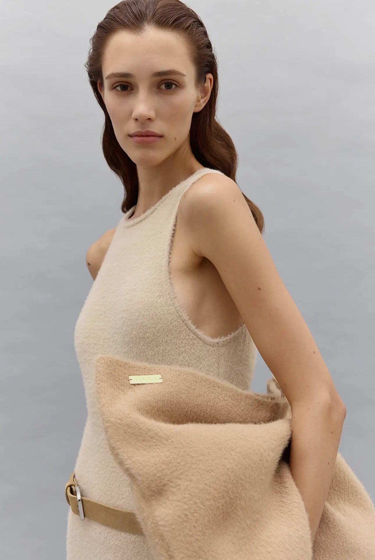 03 - Soft Clutch Bag Made of Fluffy Yarn