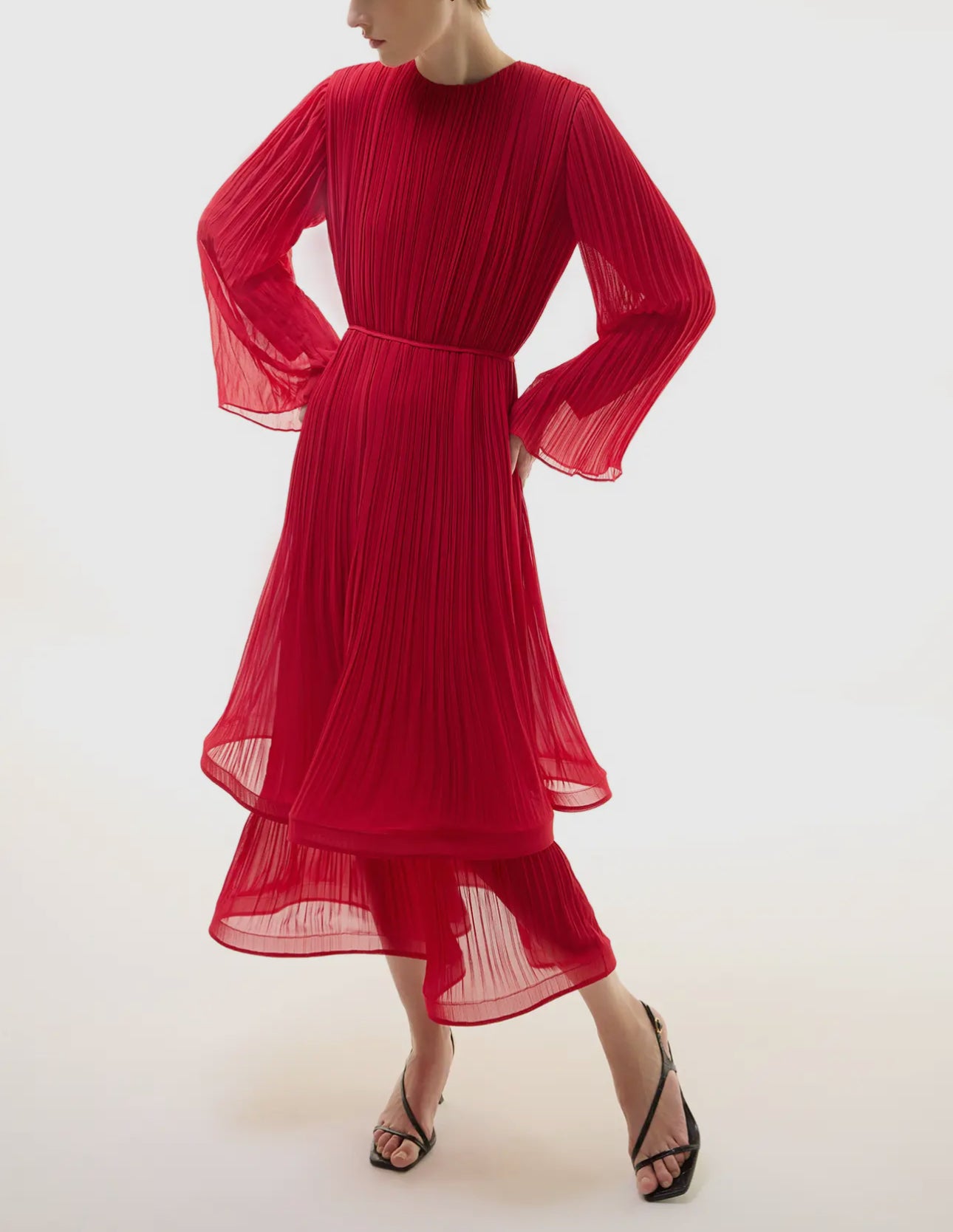 Elegant Pleated Chiffon Maxi Dress with Flowing Sleeve