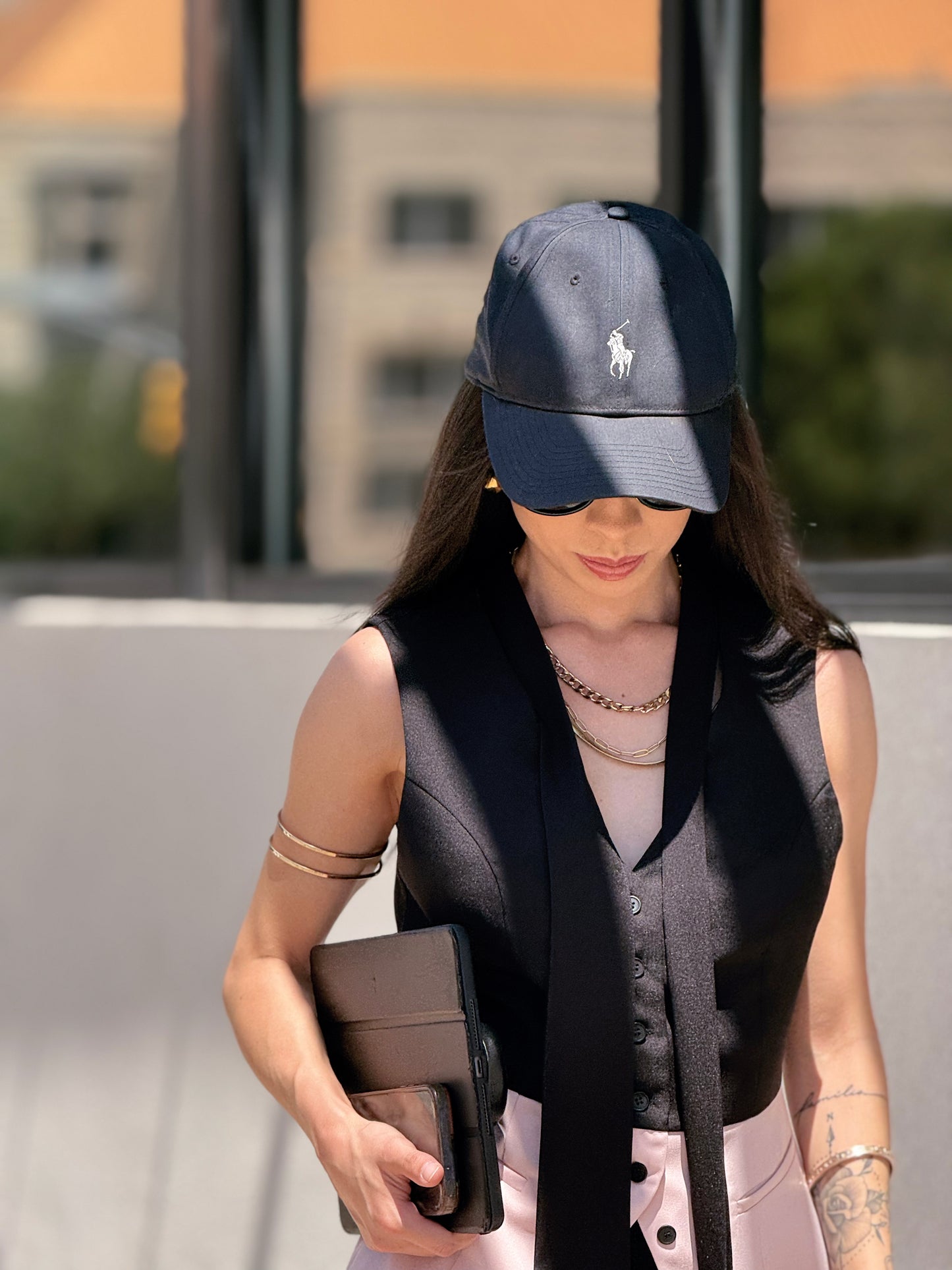 Contrasted Sleeveless Button Down Top