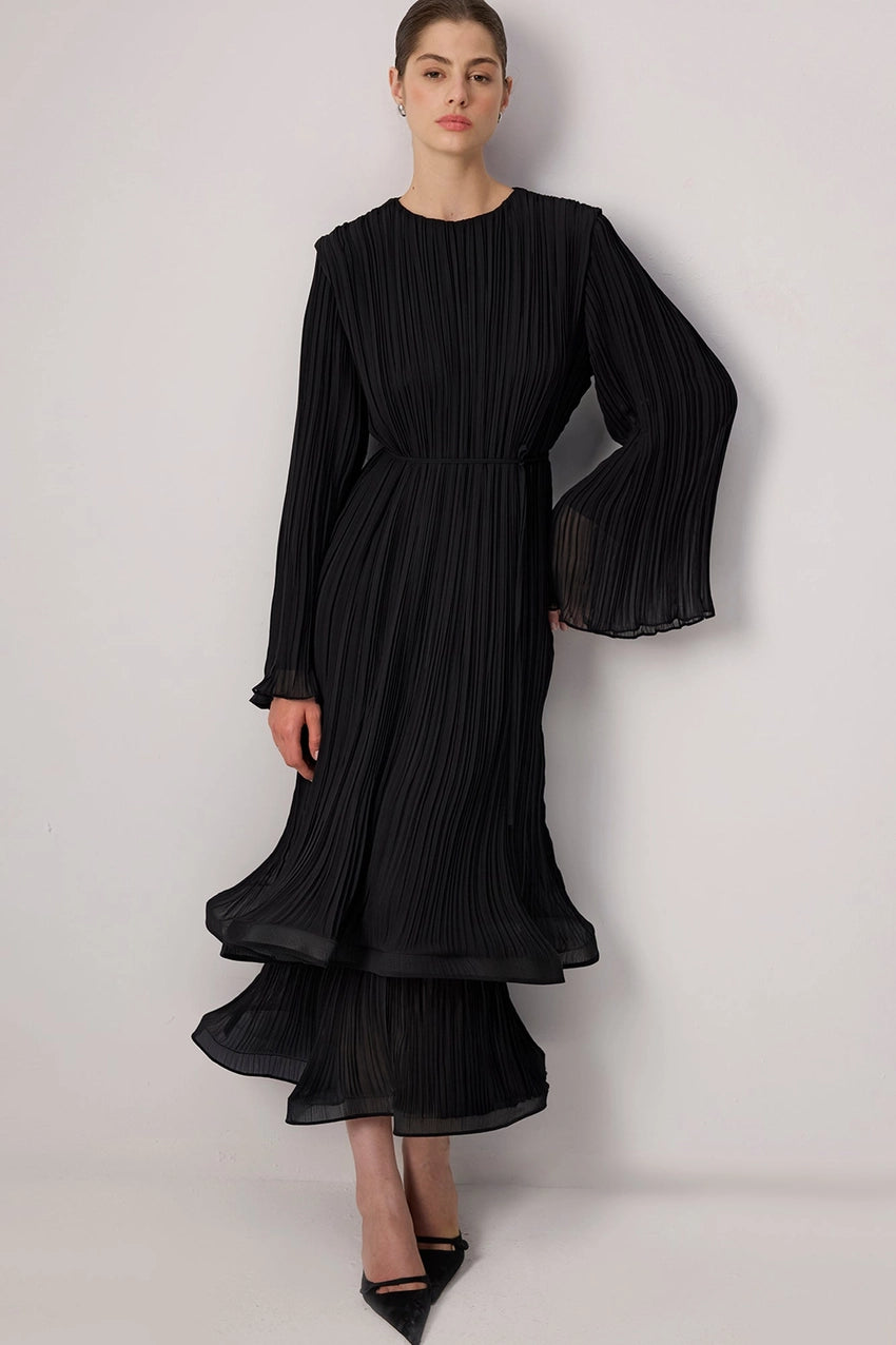 Elegant Pleated Chiffon Maxi Dress with Flowing Sleeve
