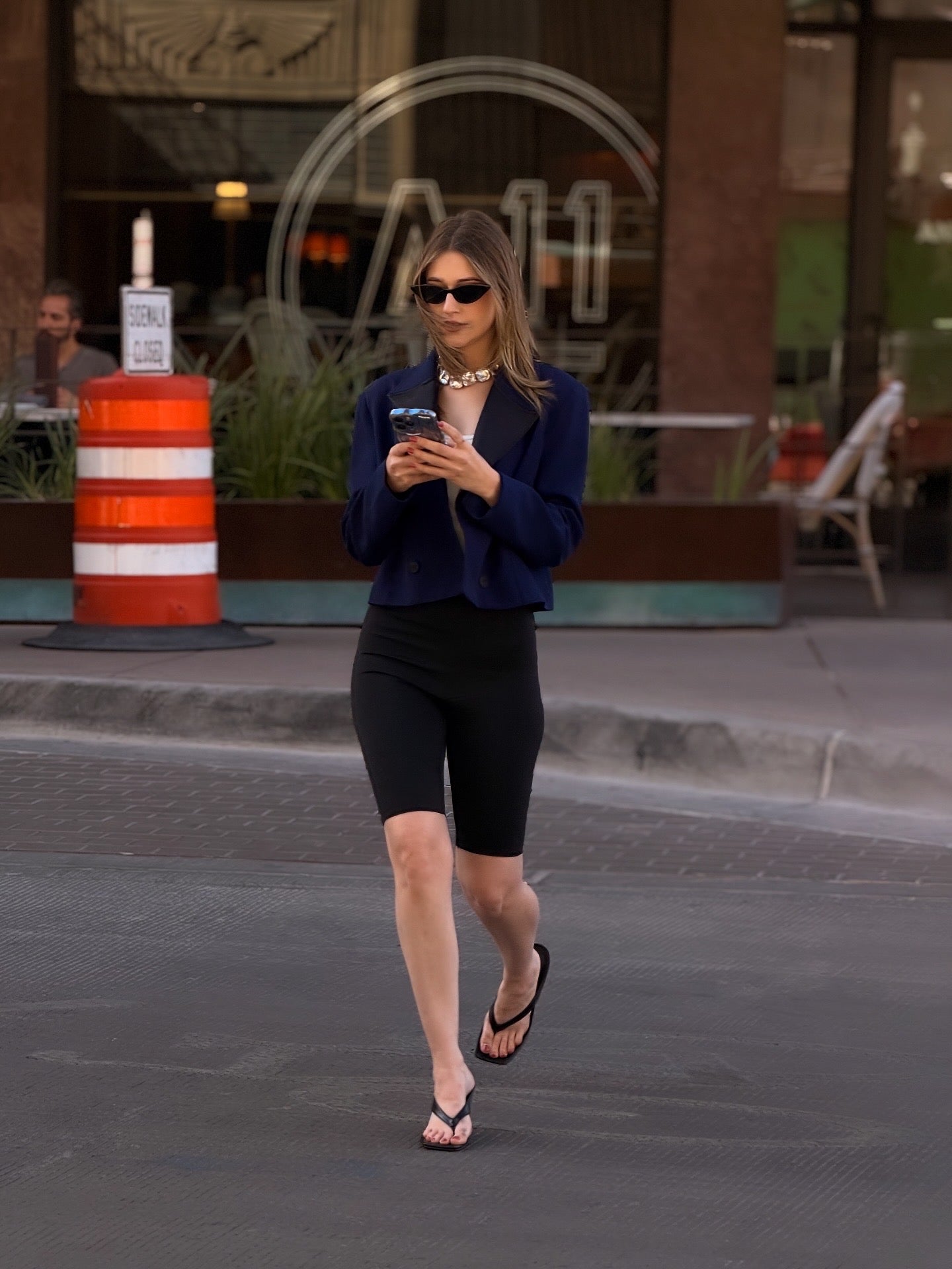 01 Bry - Blazer Corto Con Cuello de Saten