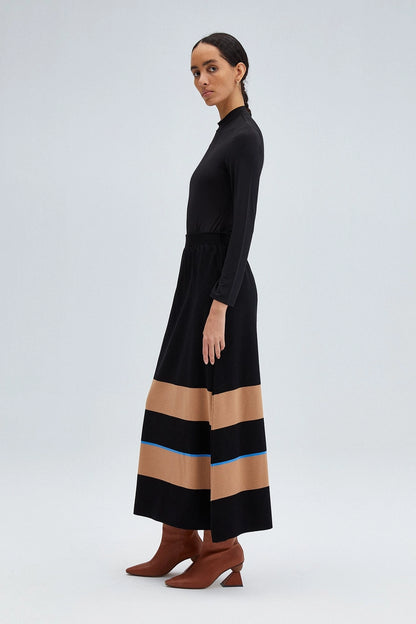 OV Striped Knitwear Skirt with Elastic Waist