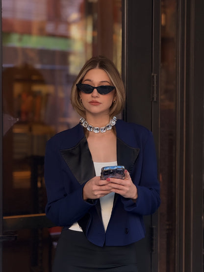 01 Bry - Blazer Corto Con Cuello de Saten