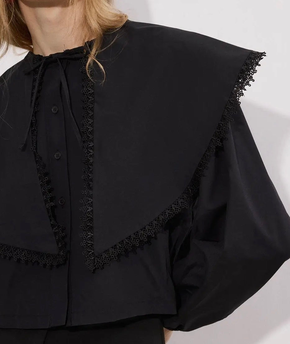 03 Lace Collar Poplin Shirt