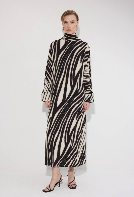 01 - Zebra Wave Maxi Dress