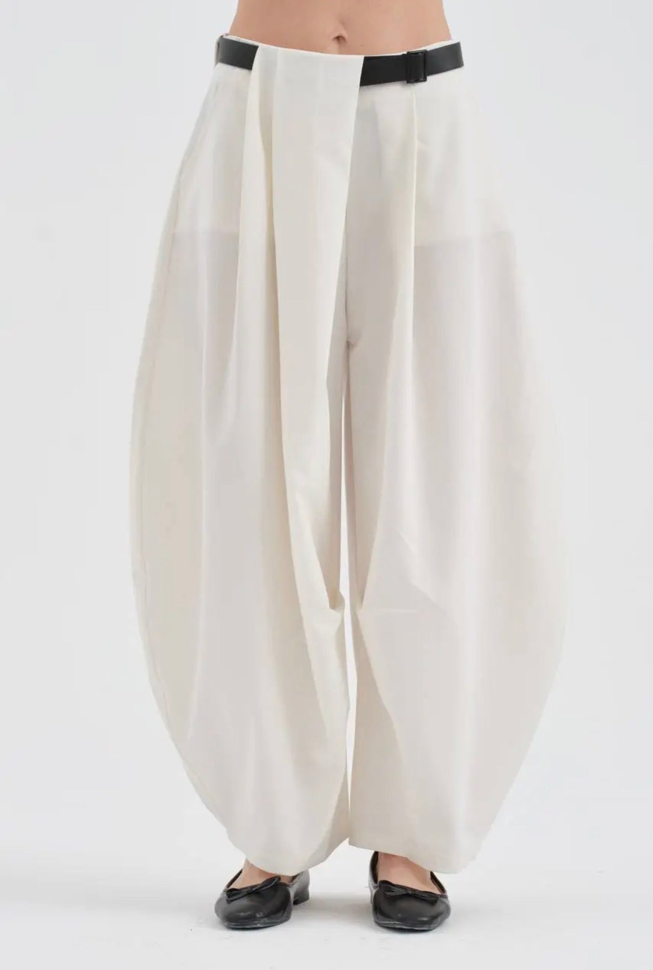 02- Luna Balloon Pants