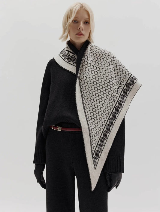 06 - Hustka Patterned Scarf