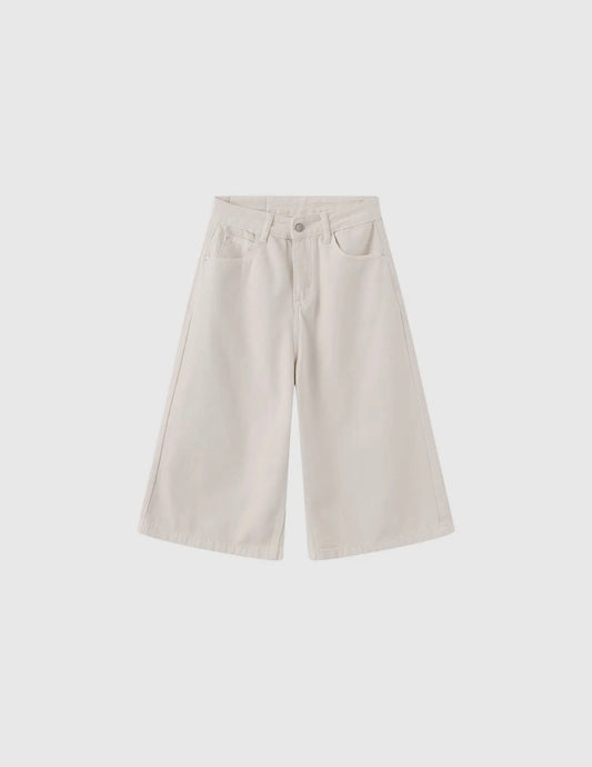 06 - White Denim Shorts With Wide Leg Up To The Knee