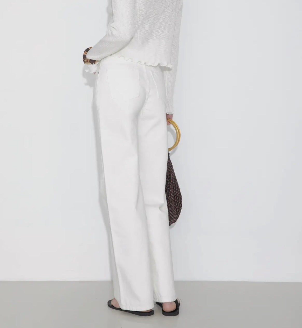 05 - Straight Leg Jeans