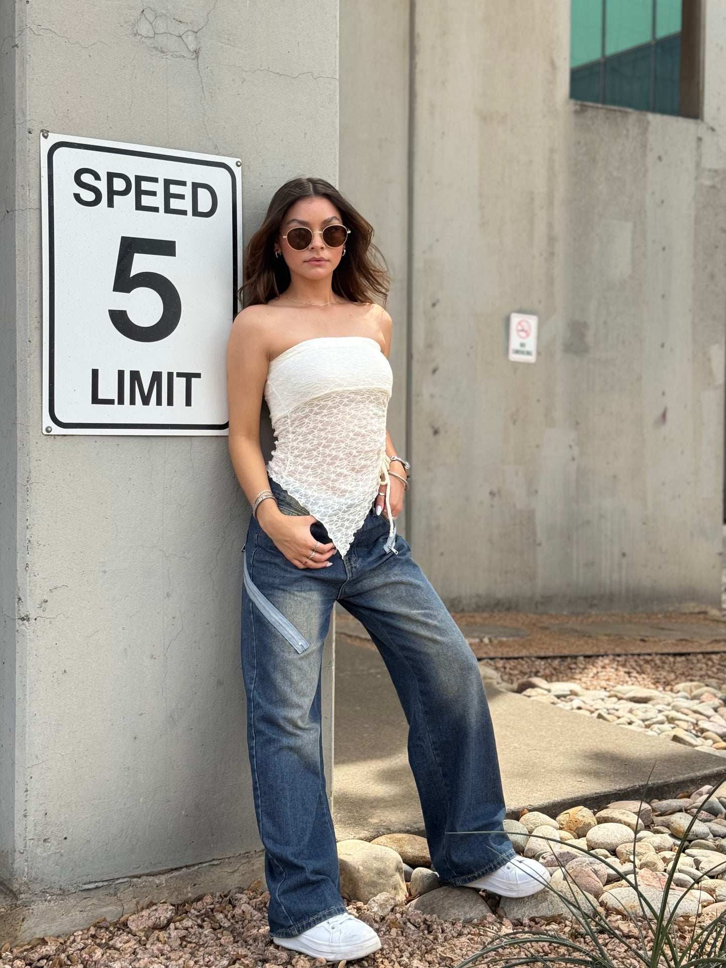 High-waisted Wide-leg Jeans