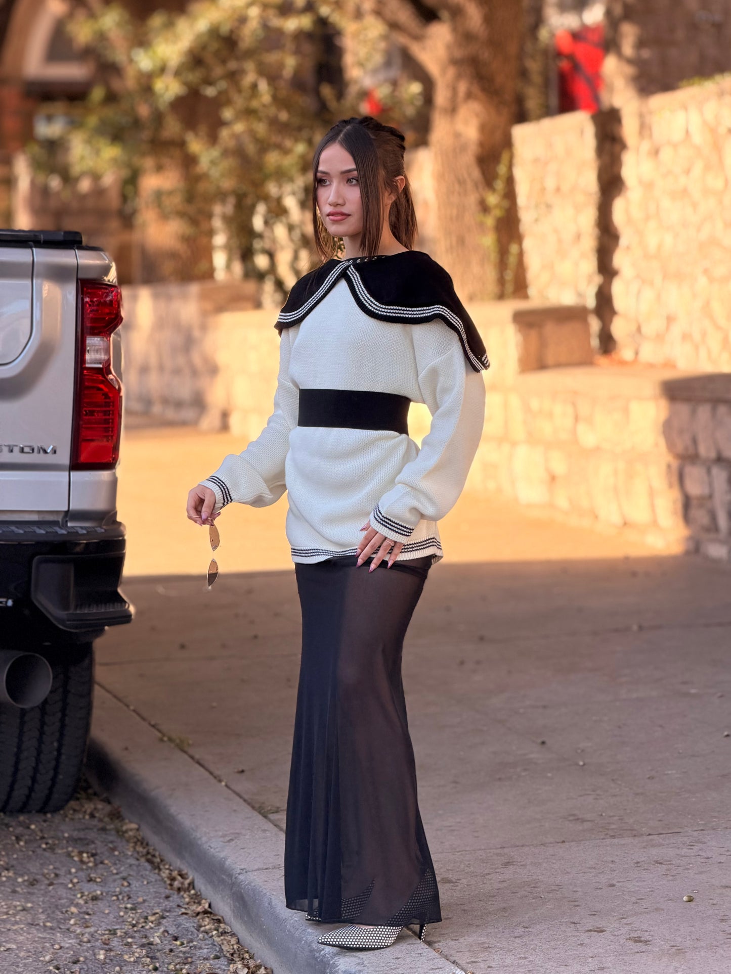 Two-Tone Wide Collar Knit Sweater