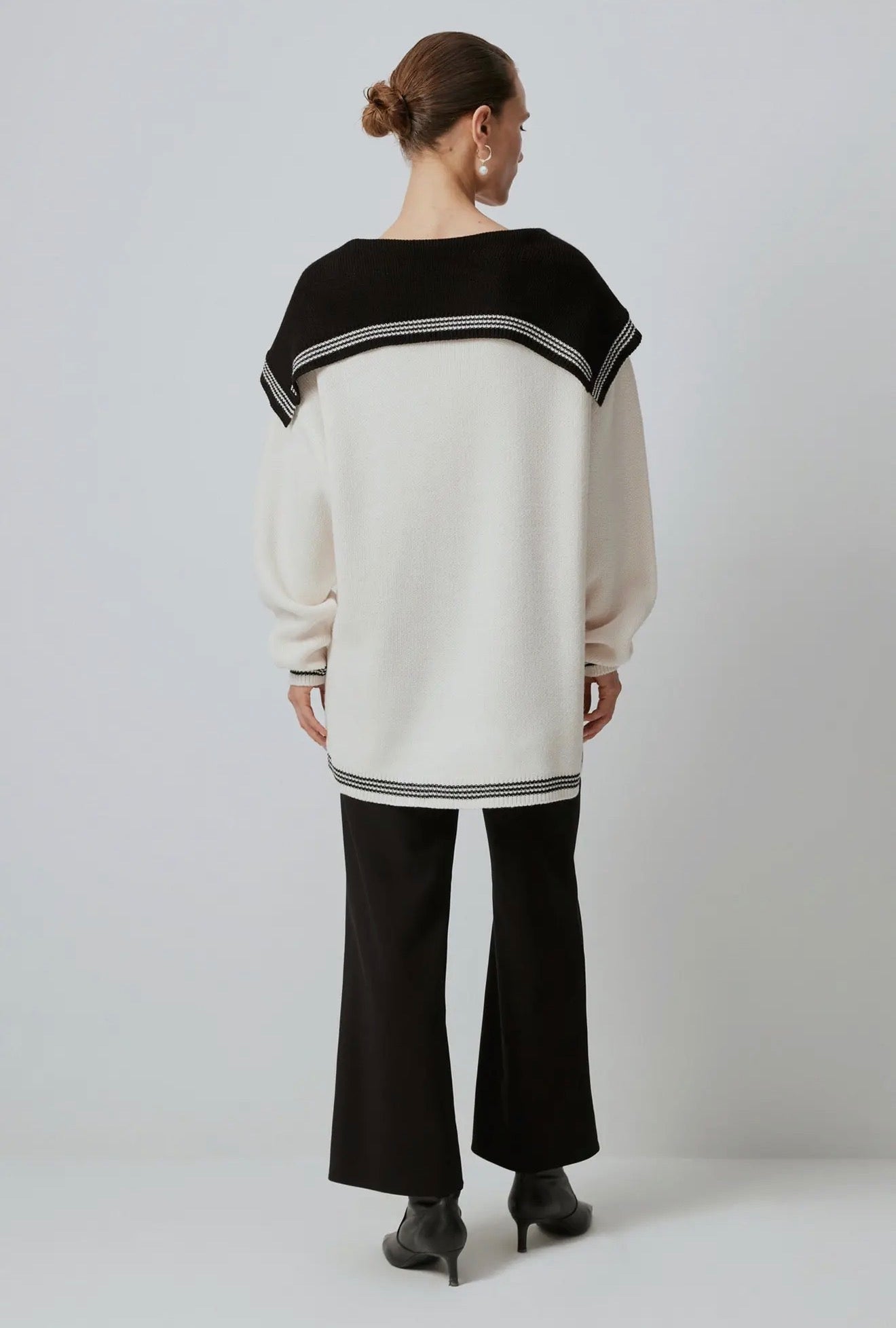 Two-Tone Wide Collar Knit Sweater