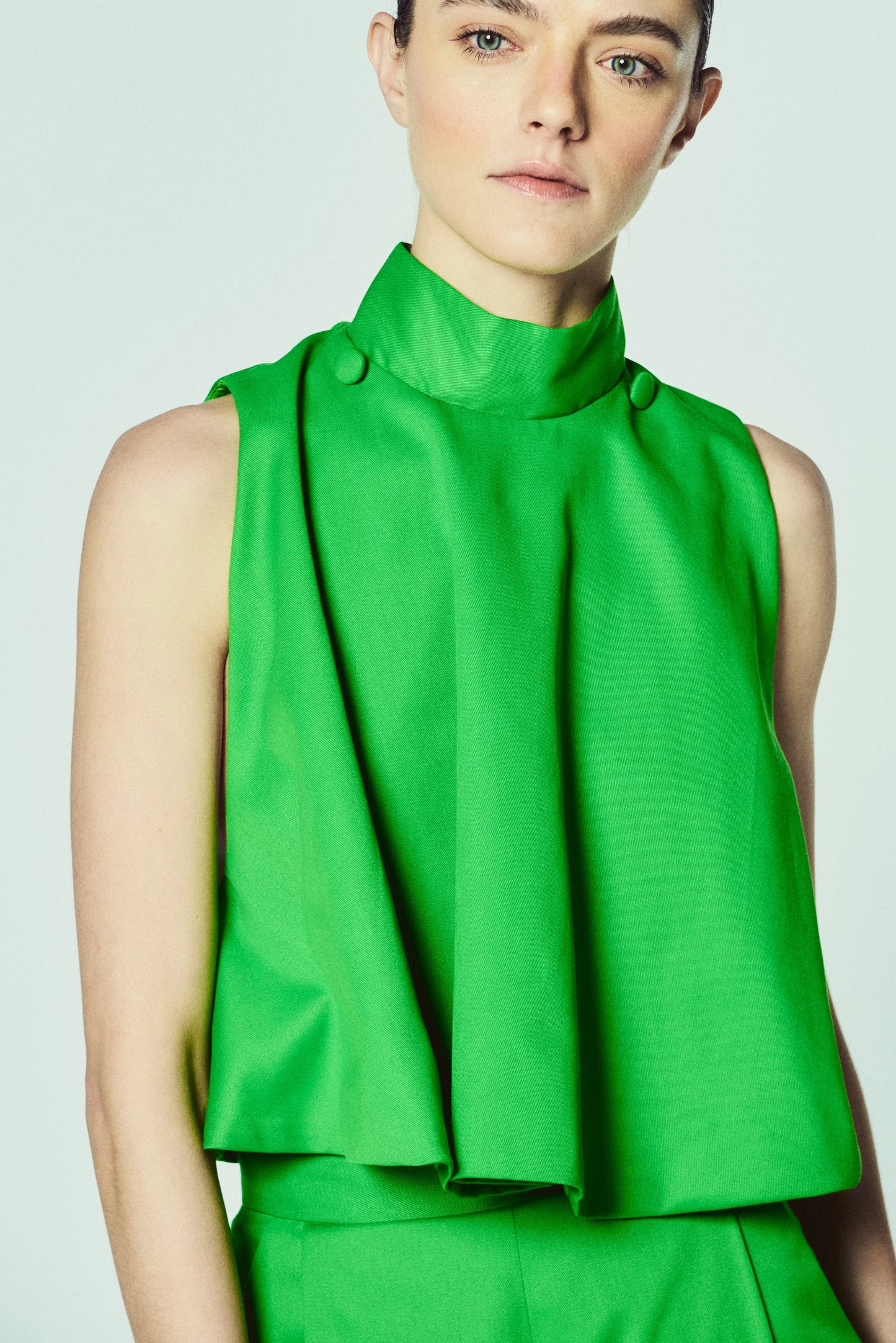 16 Nabyl Zarina - TOP LEVIAH | BEETLE GREEN