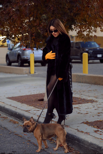 Kiwi- Black Coat