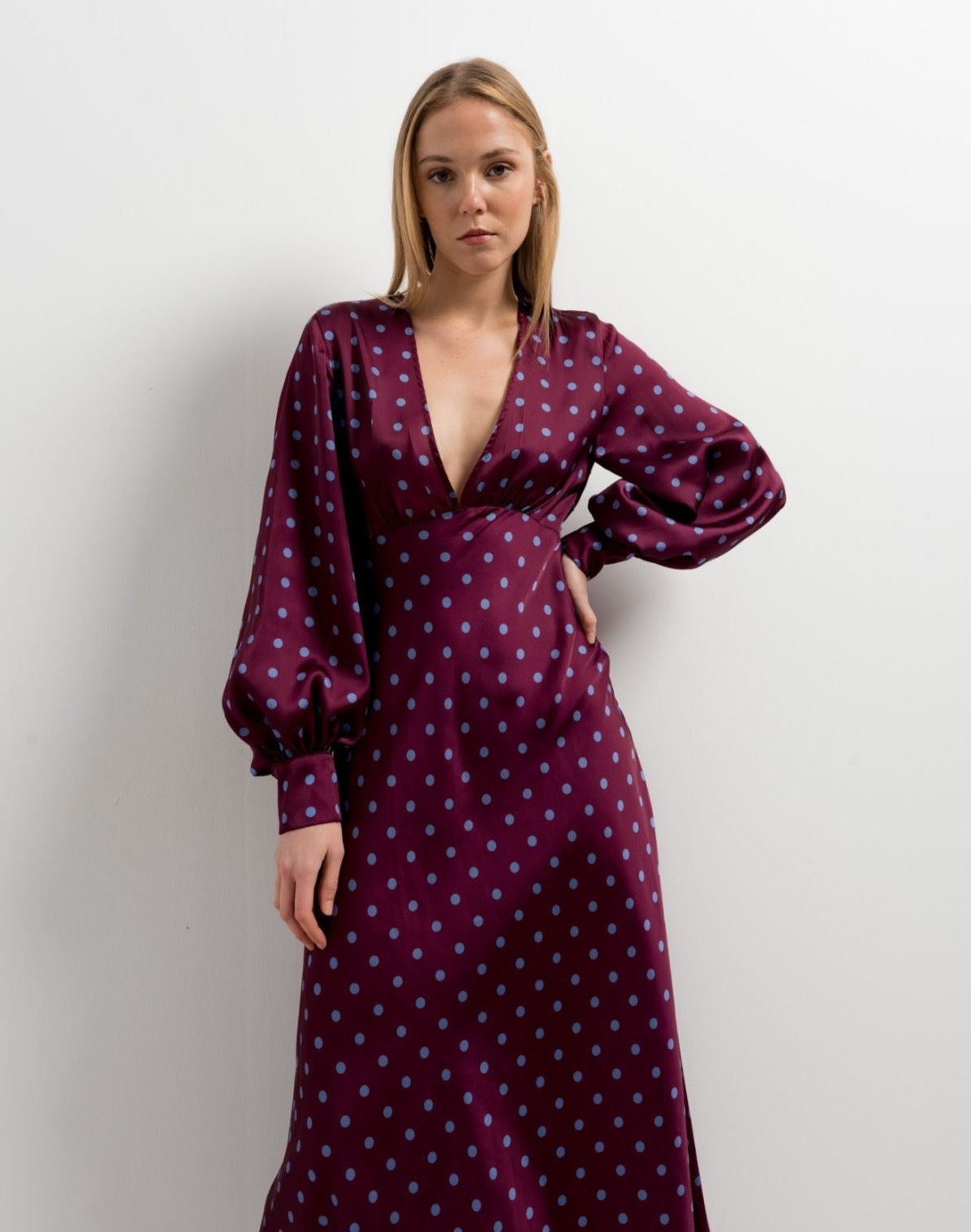 pla BURGUNDY POLKA DOT